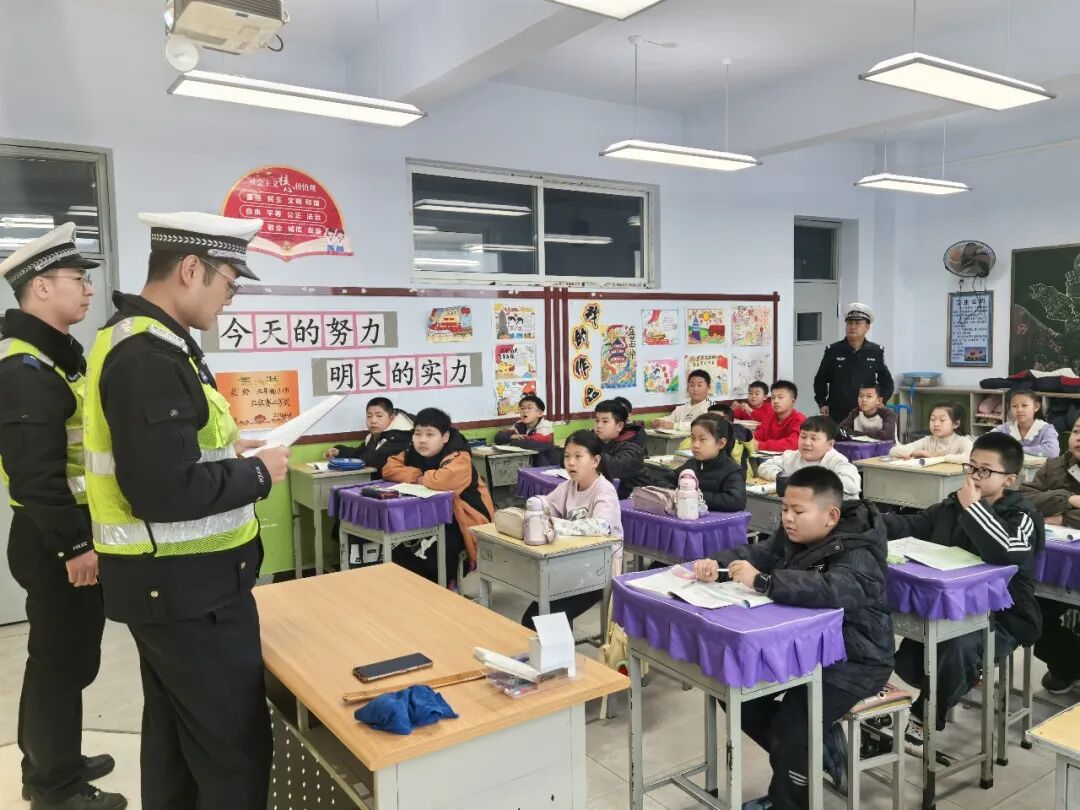 大同公安交管全面开展“开学第一课”交通安全宣传活动